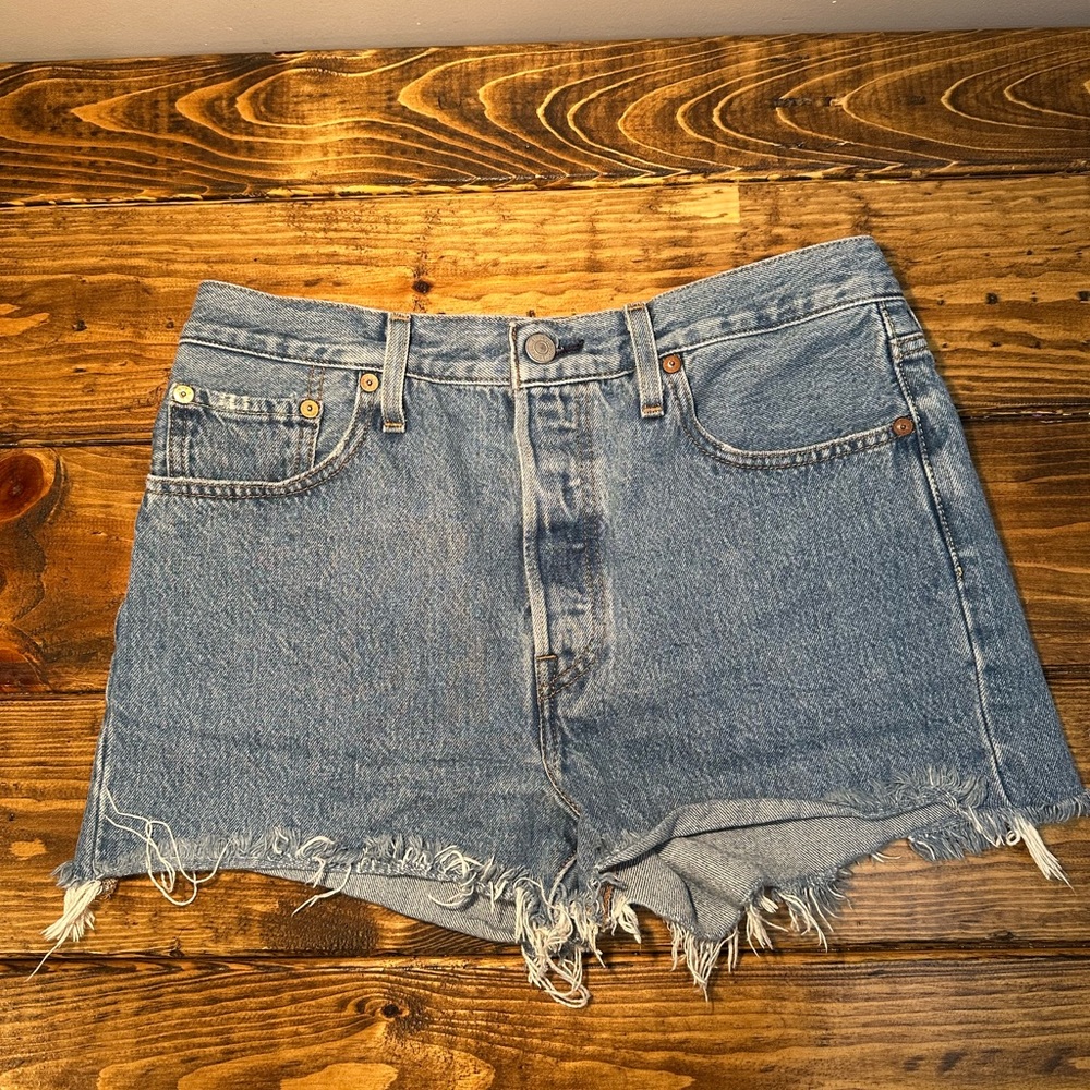 Vintage LEVI'S Womens 501 shorts